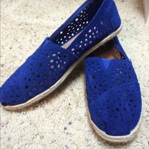 NEW Blue cut out suede Toms