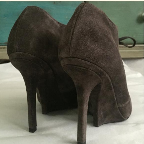SOLD YSL Yves Saint Laurent Charcoal Suede Heels - Picture 2 of 4