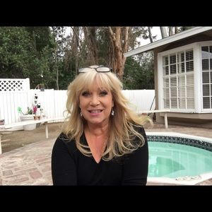 Meet your Posher, Denise