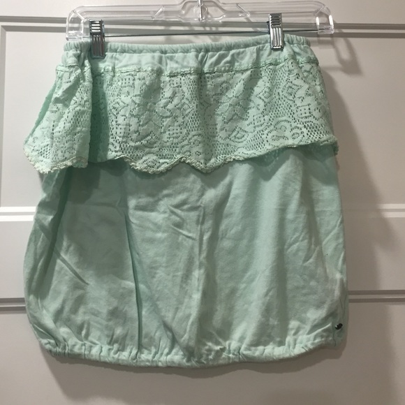 Lace ruffle strapless top