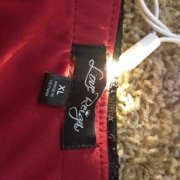 Pretty short dress. - Picture 2 of 3