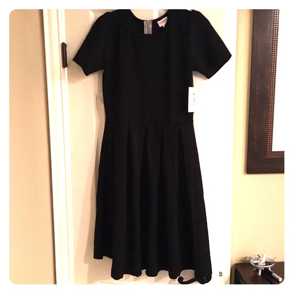 LuLaRoe Amelia- M- BNWT