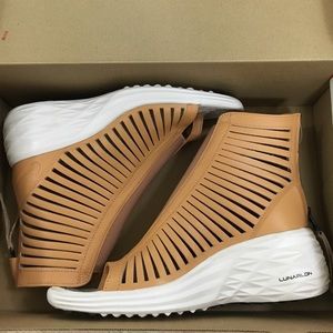 FINAL SALE ! NEW Nike Wedge Sandals