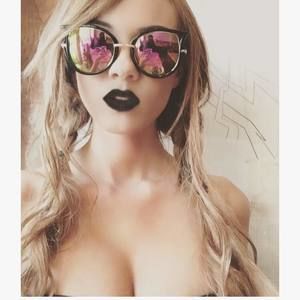 Meet your Posher, Peggy