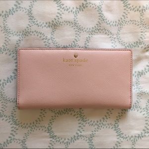 ❌SOLD❌ Kate spade cedar street Stacey wallet