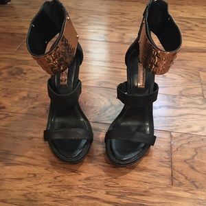 Black heels exc. condition. Perfect for holidays