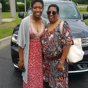 Meet your Posher, Edwina