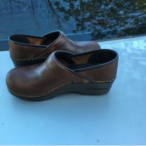 Dansko brown shoes clogs size 7 / 37