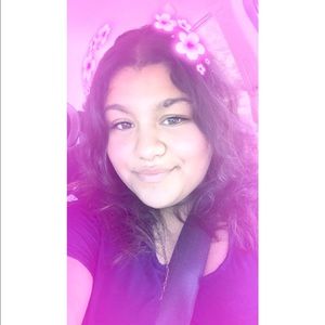 Meet your Posher, Yaneira