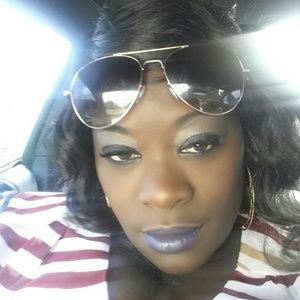 Meet your Posher, Felisha