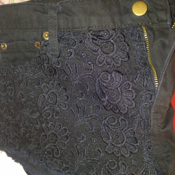 Forever 21 Jean shorts - Picture 3 of 3