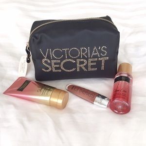 Victoria's Secret Cosmetic Pouch set