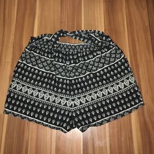 Black & white graphic tie shorts