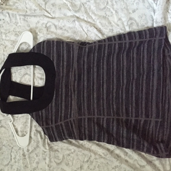 Lululemon workout top