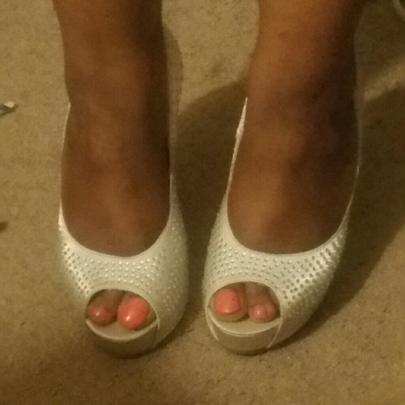 Shoes - Picture 2 of 4