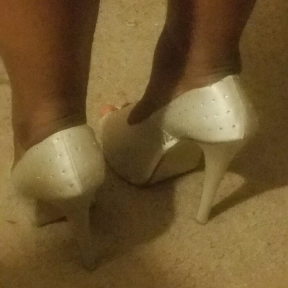 Shoes - Picture 3 of 4