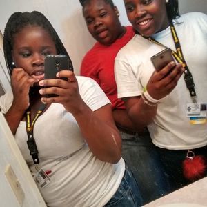 Meet your Posher, Tia