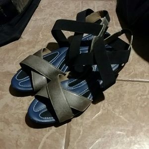 J. Renée . Black and Gold strap comfort sandles.