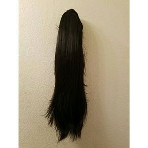 Long black synthetic wig