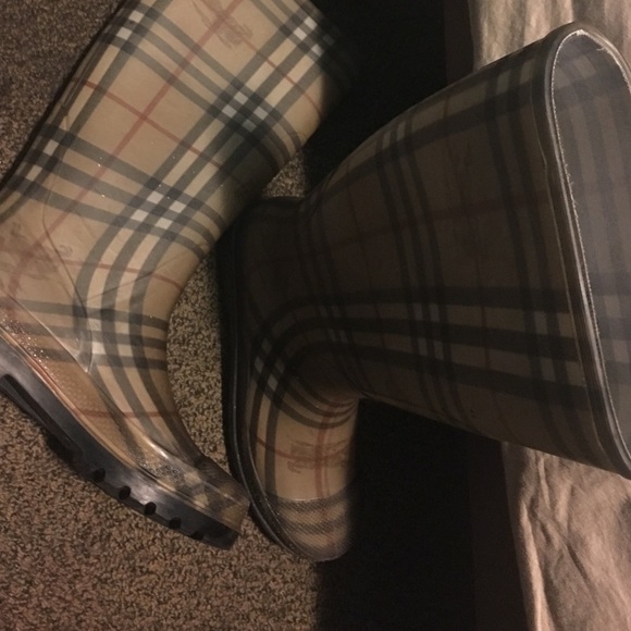 BURBERRY BRIT RAINBOOTS - Picture 2 of 2