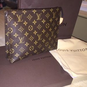 Louis Vuitton Toiletry pouch 26