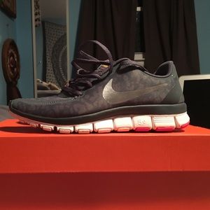 Nike sneakers. Barely worn. Size US 6
