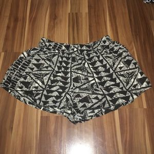 Black & cream graphic shorts