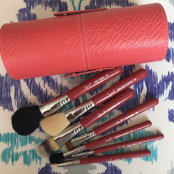 💝SOLD 💝 Sigma Beauty Travel Brush set