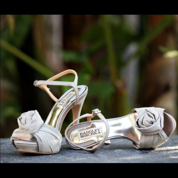 Gray flower wedding shoes