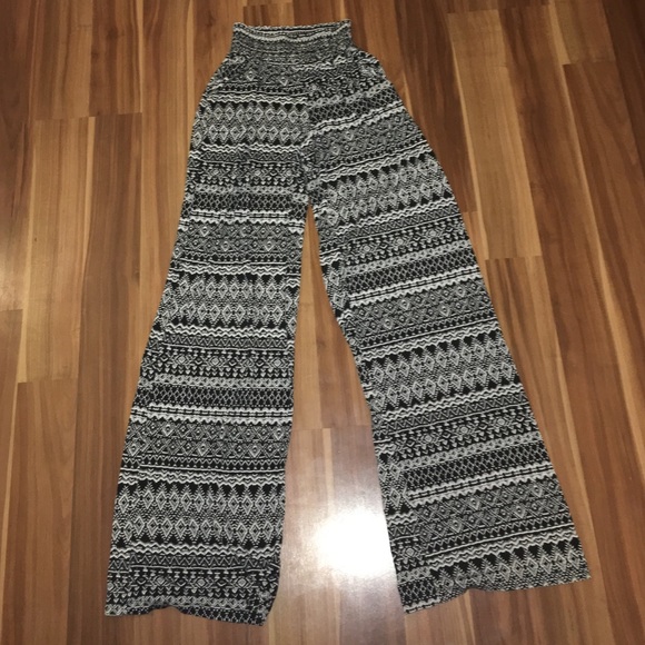 Black & white graphic boho pants