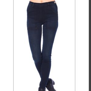 FRAME Le Skinny De Francoise Denim Jeans