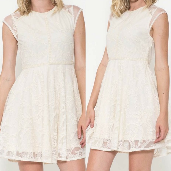 ‼️SALE‼️Lace Cap Sleeve Dress - Picture 2 of 3