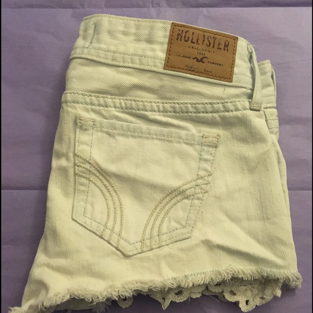 White lace Hollister shorts