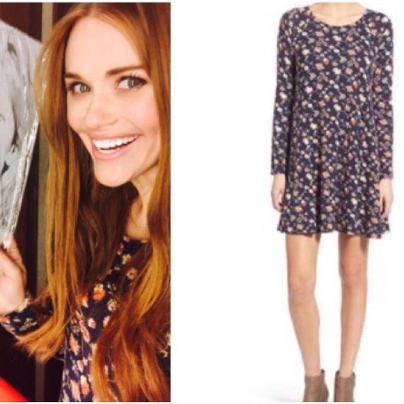 ISO: Lush 'Lauren' Shift Dress in Navy Peach