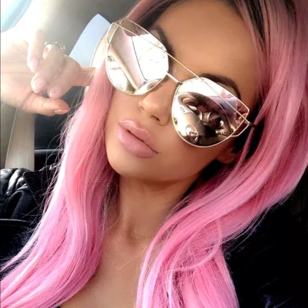 NEW🌸❣️ Retro Mirrored Rose Gold Sunnies💕 - Picture 4 of 8