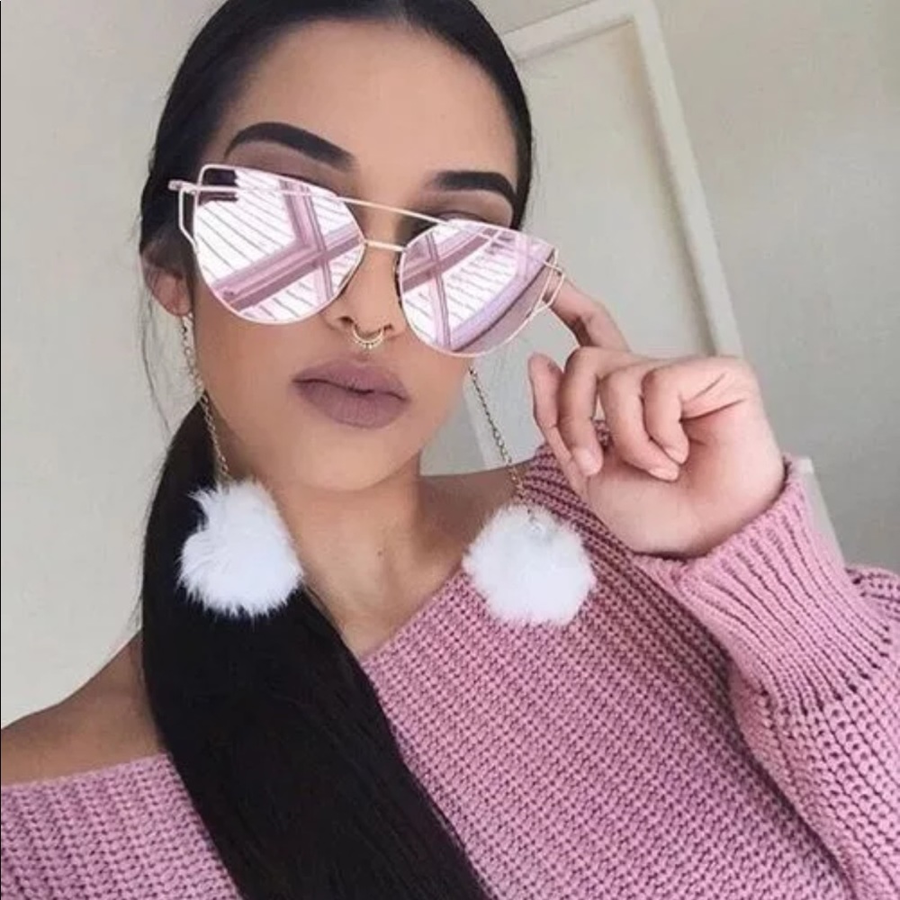 NEW🌸❣️ Retro Mirrored Rose Gold Sunnies💕 - Picture 3 of 8