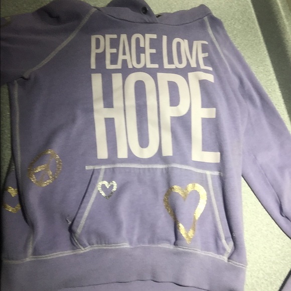 Pull over hoodie VS