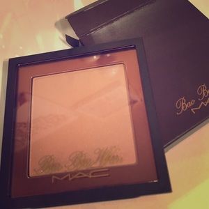 MAC Bao Bao Wan illuminator