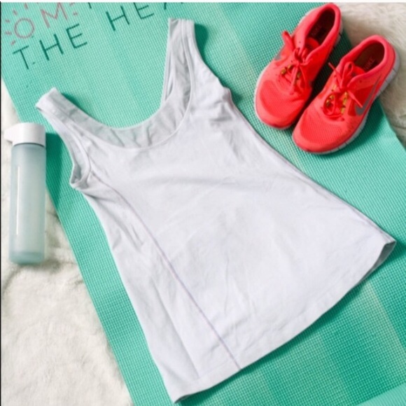 Lululemon white mesh tank top size 6 small