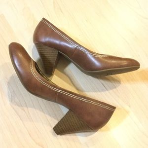 AE Cognac Leather Low Cone Heel Pumps NEW