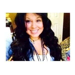 Meet your Posher, Leslie