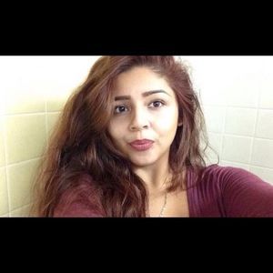 Meet your Posher, Iris