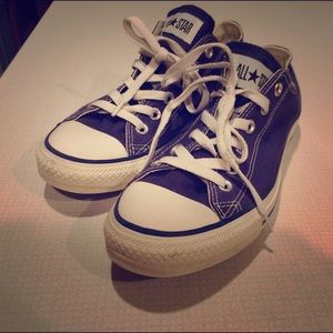 Womens Blue Classic Converse size 9