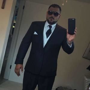 Meet your Posher, Nico