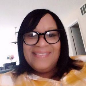 Meet your Posher, Monique