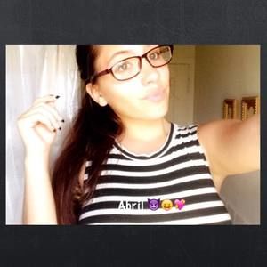 Meet your Posher, Abril