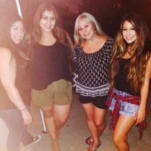 Meet your Posher, Carolina