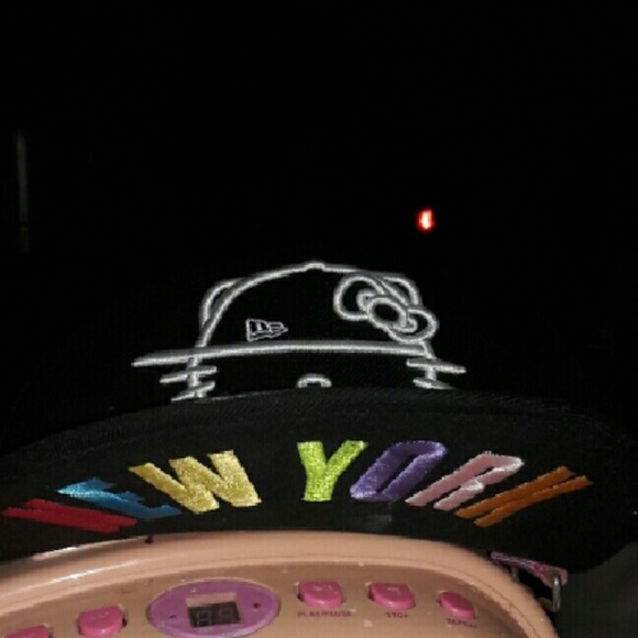 Hello Kitty Hat - Picture 3 of 3