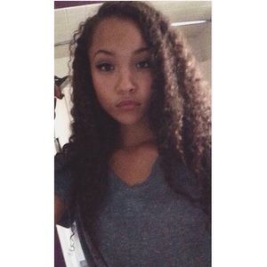 Meet your Posher, Julia