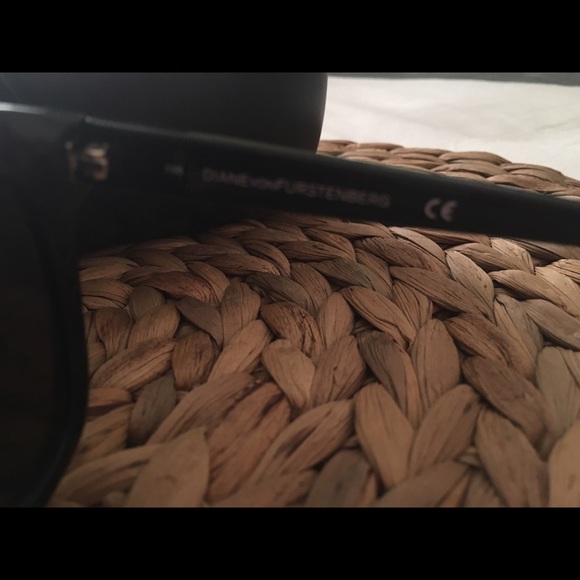 DVF ALL BLACK SUNGLASSES AUTHENTIC main image 4